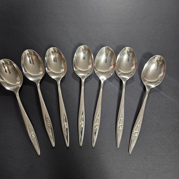 Oneida Other - Oneidacraft Set Of 7 Lasting Rose Stainless Steel Tablespoon Silverware
